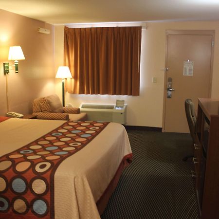 Hotel Super 8 By Wyndham Laurel Exterior foto