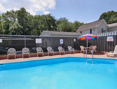 Hotel Super 8 By Wyndham Laurel Exterior foto